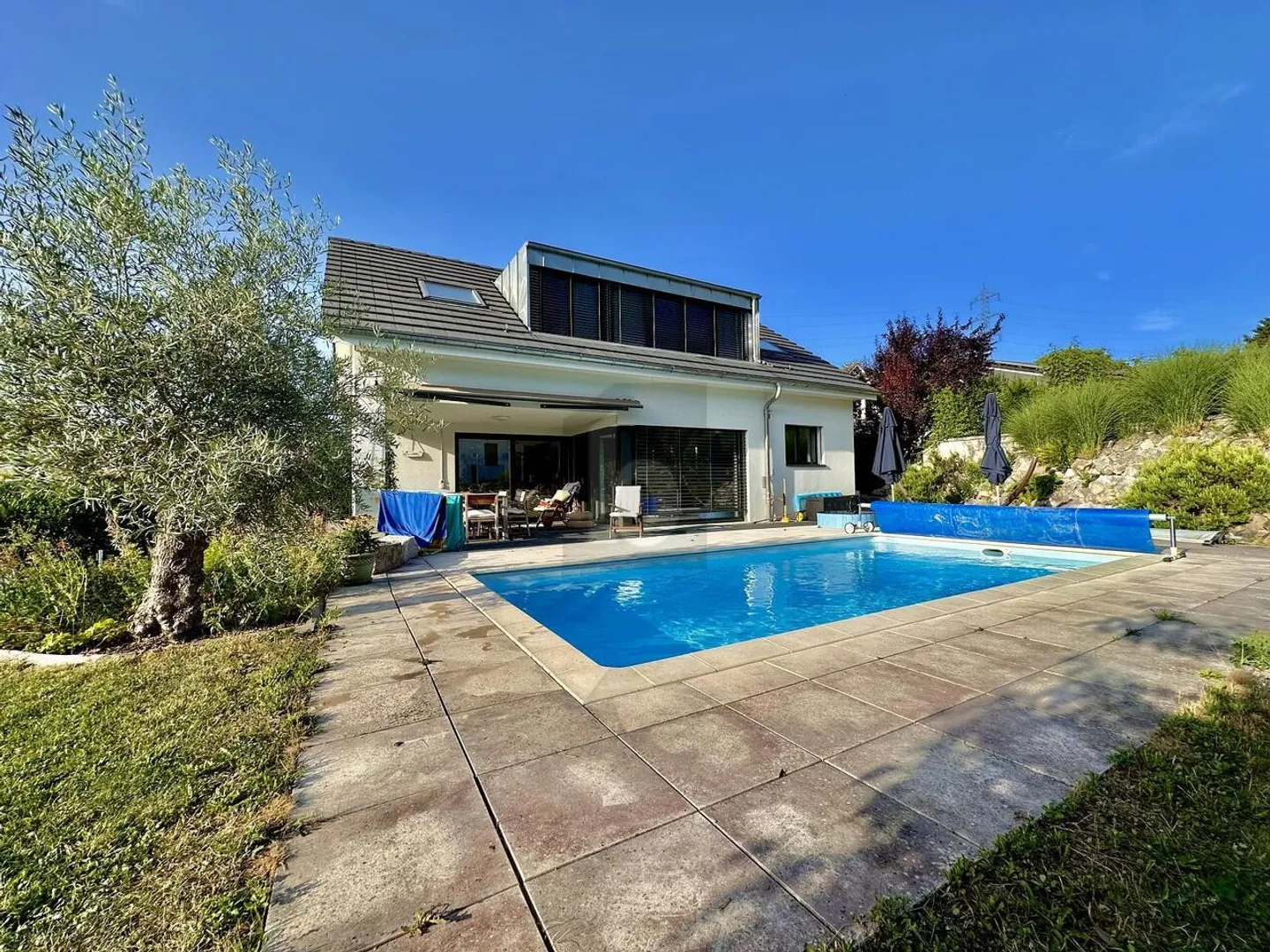 JARDIN AVEC PISCINE ET INTÉRÊT ATTRACTIF DES DROITS DE CONSTRUCTION - Photo 1 sur 6