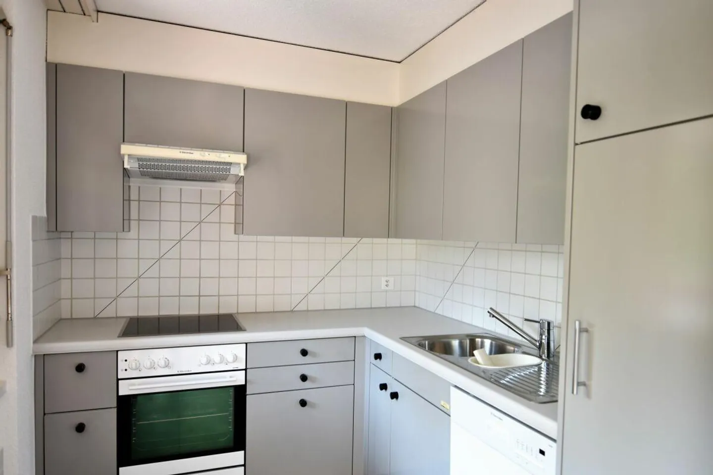 Appartement spacieux de 2 1/2 pièces dans un emplacement calme et ensoleillé - Photo 3 sur 6