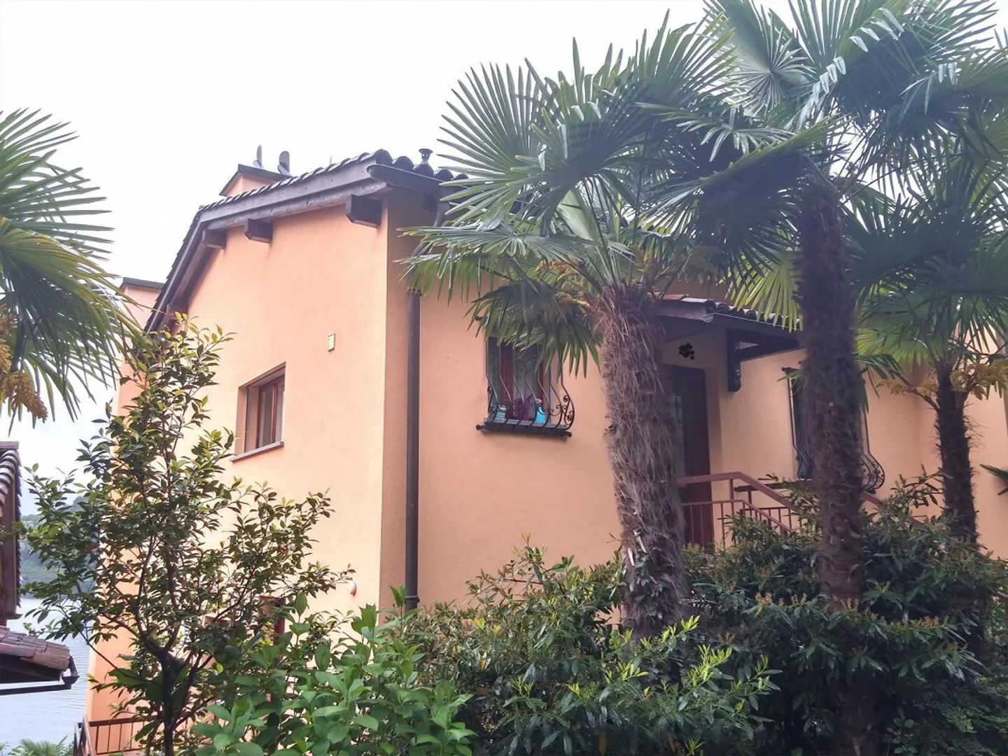 APPARTAMENTO 3.5 LOCALI  IN ZONA SOLEGGIATA CON VISTA LAGO - Foto 4 di 9