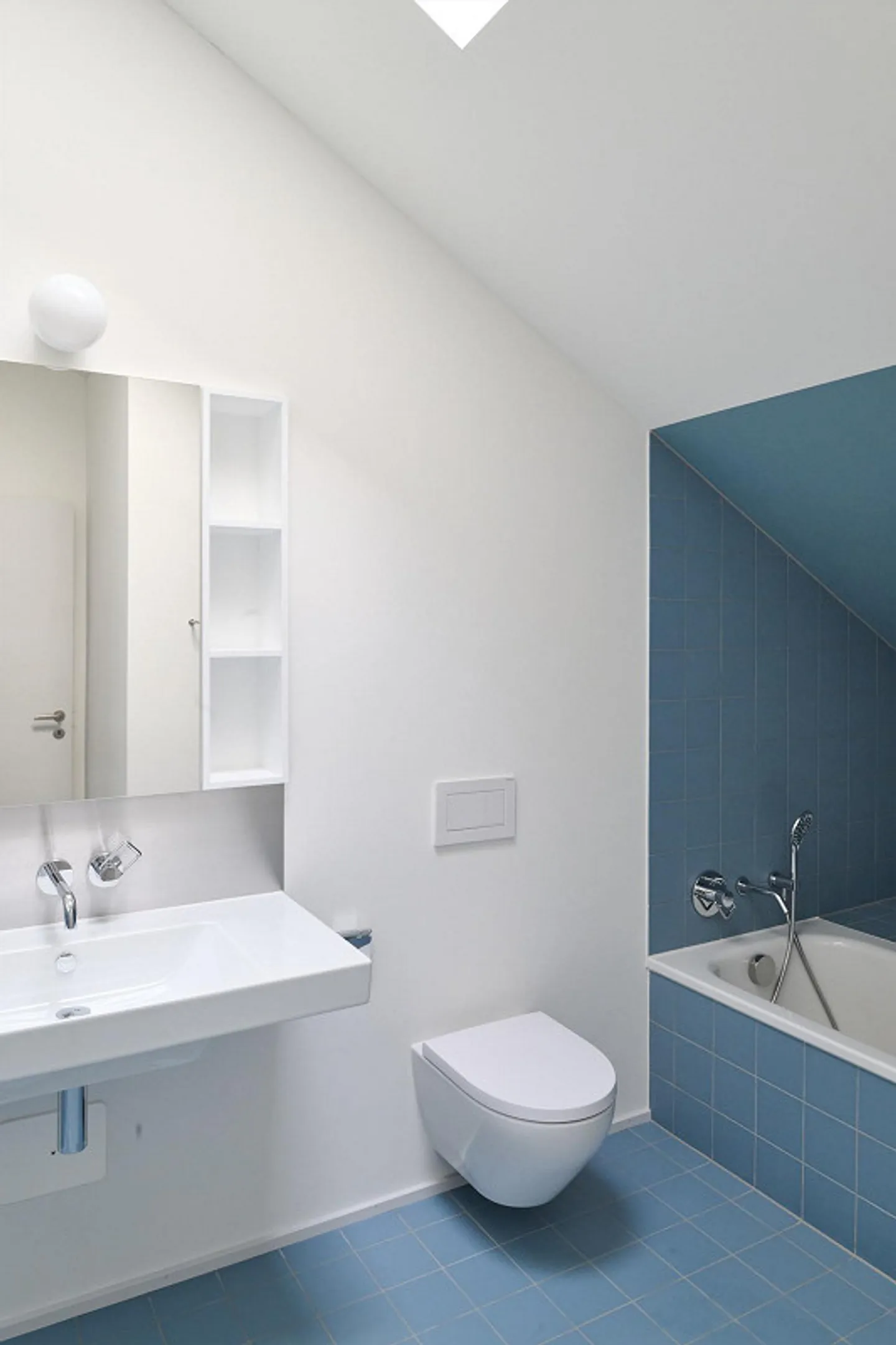 Exclusive 3.5-room apartment with private garden and panoramic view in Uitikon-Waldegg - Photo 5 of 13