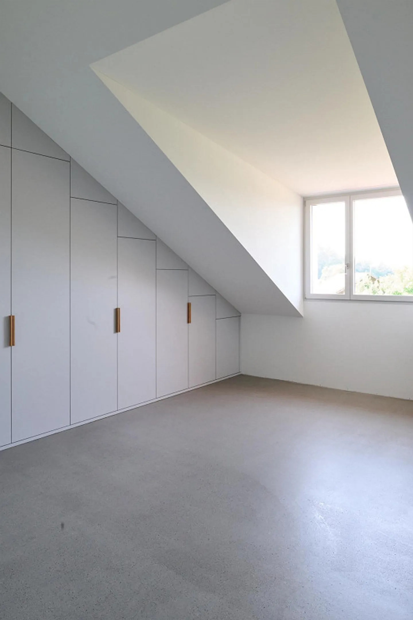 Exclusive 3.5-room apartment with private garden and panoramic view in Uitikon-Waldegg - Photo 9 of 13
