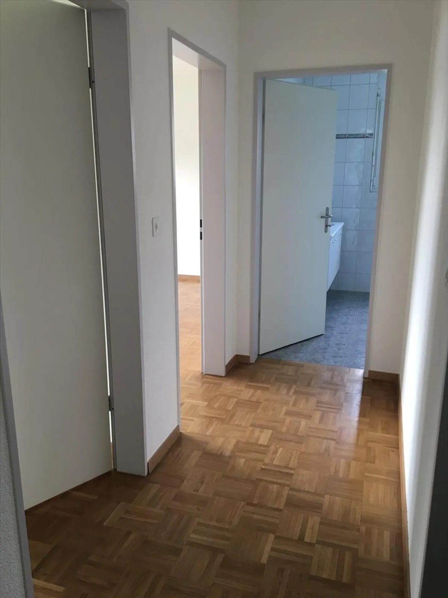 Geräumige 4,5 Zimmer in Tavel? Komfort, Helligkeit und ideale Lage - Foto 5 von 9