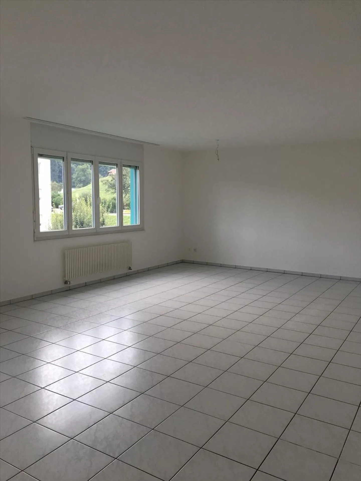 Geräumige 4,5 Zimmer in Tavel? Komfort, Helligkeit und ideale Lage - Foto 4 von 9