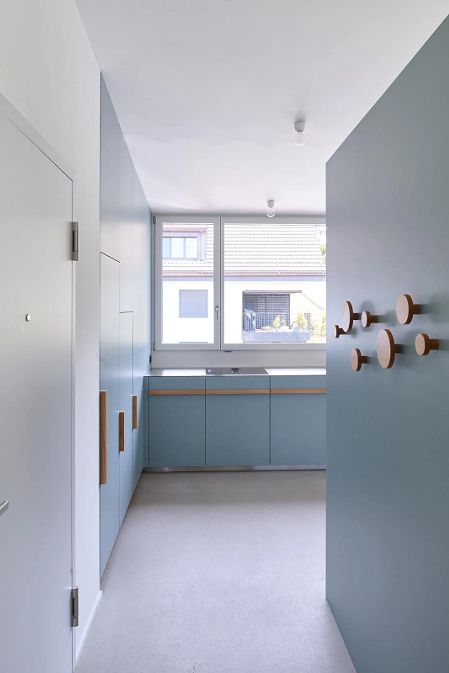 Exclusive 3.5-room apartment with private garden and panoramic view in Uitikon-Waldegg - Photo 10 of 13