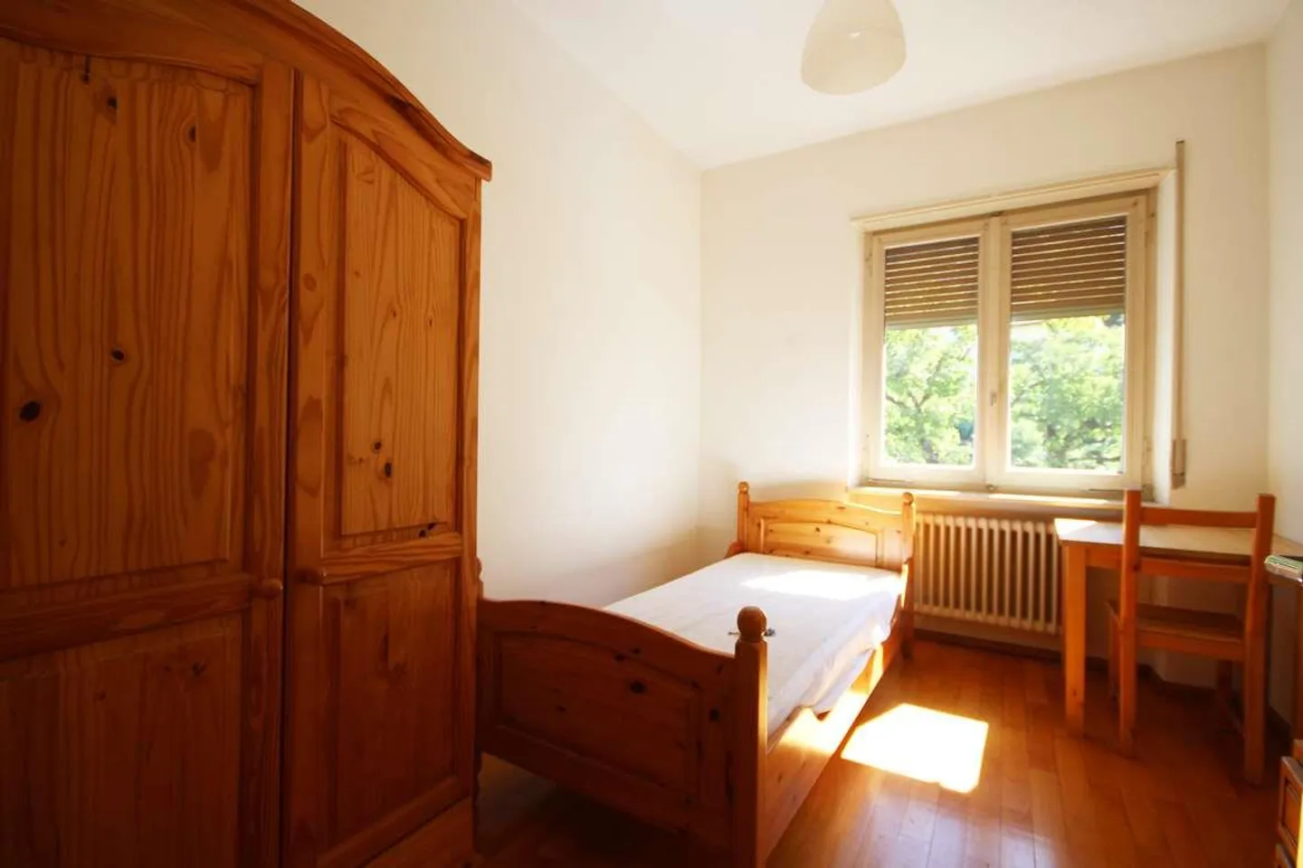 Spacious apartment in a small context with garden - Photo 4 of 10