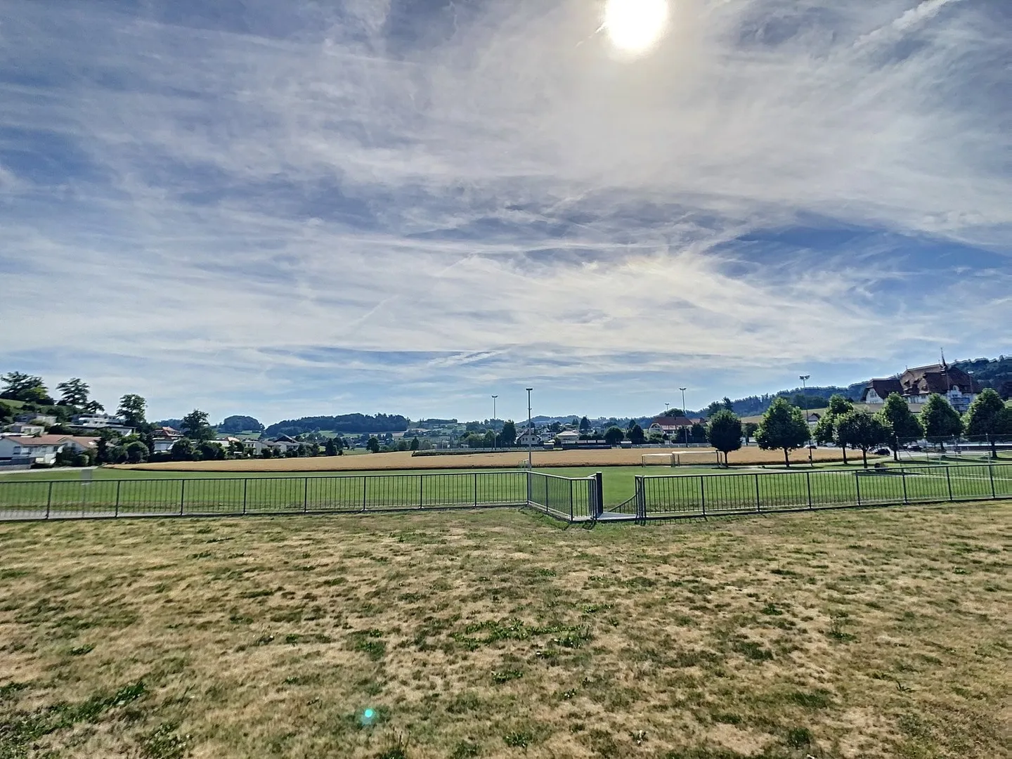 Geräumige 4,5 Zimmer in Tavel? Komfort, Helligkeit und ideale Lage - Foto 8 von 9