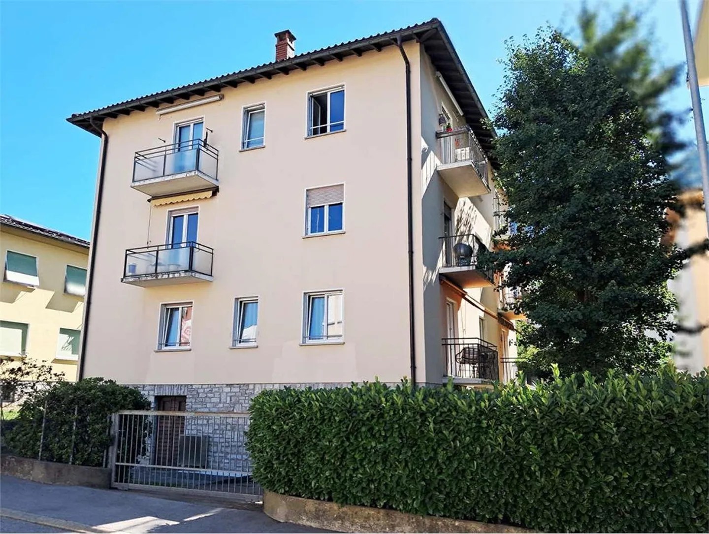 Spacious apartment in a small context with garden - Photo 10 of 10