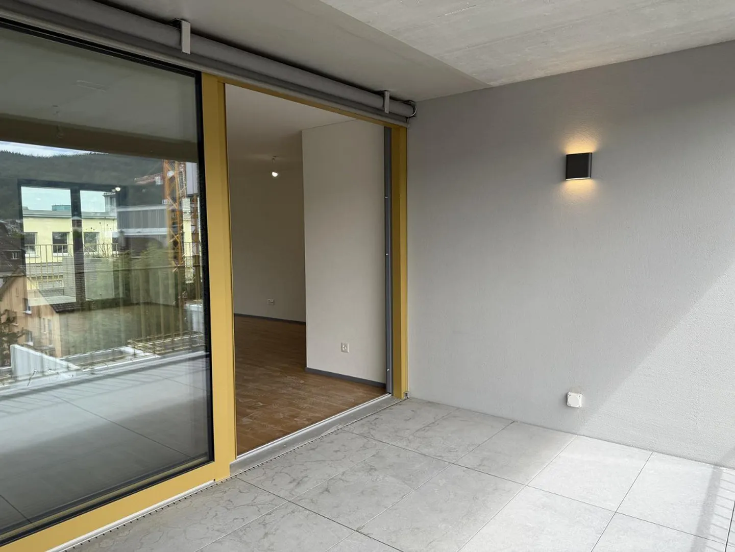 Appartement loft élégant avec terrasse et loggia - Photo 6 sur 9