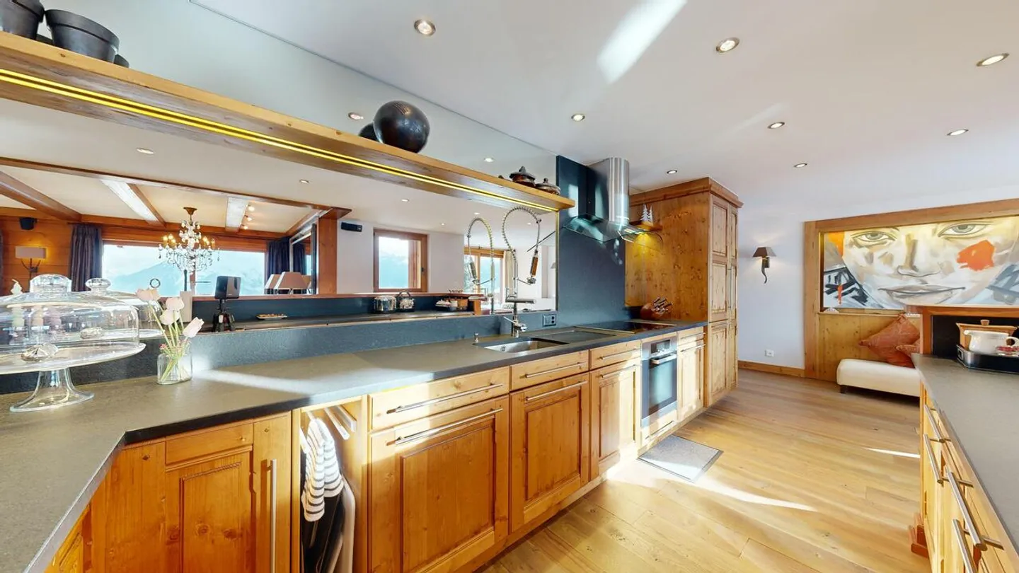 APPARTEMENT SUPERBE AVEC 6 CHAMBRES SUR 1 NIVEAU - VUE & SOLEIL TOP ! - Photo 12 sur 13