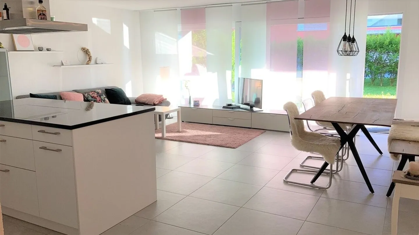 Moderne 3.5 Zimmer Wohnung sucht Sie! - Foto 2 von 9