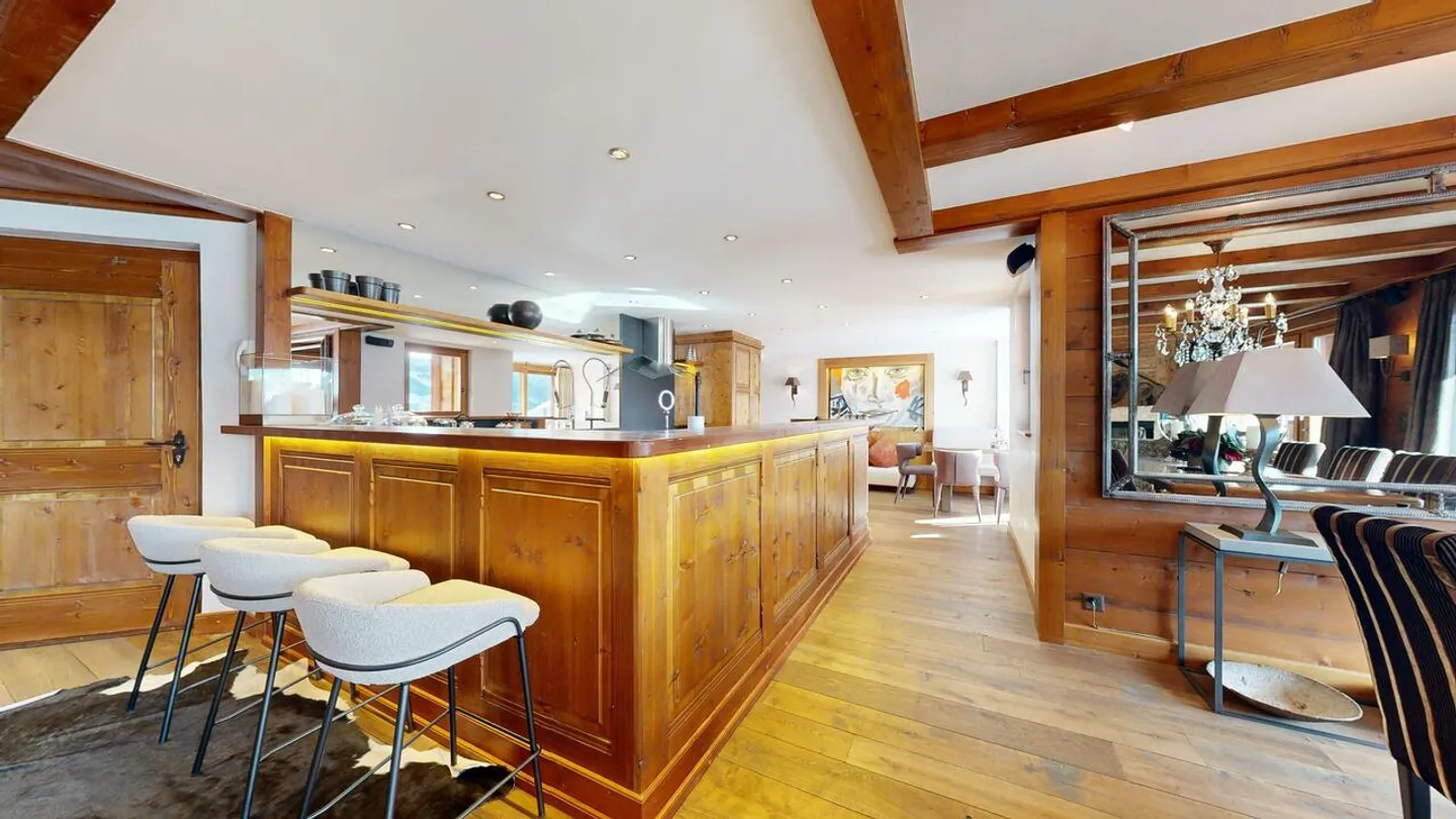 APPARTEMENT SUPERBE AVEC 6 CHAMBRES SUR 1 NIVEAU - VUE & SOLEIL TOP ! - Photo 10 sur 13