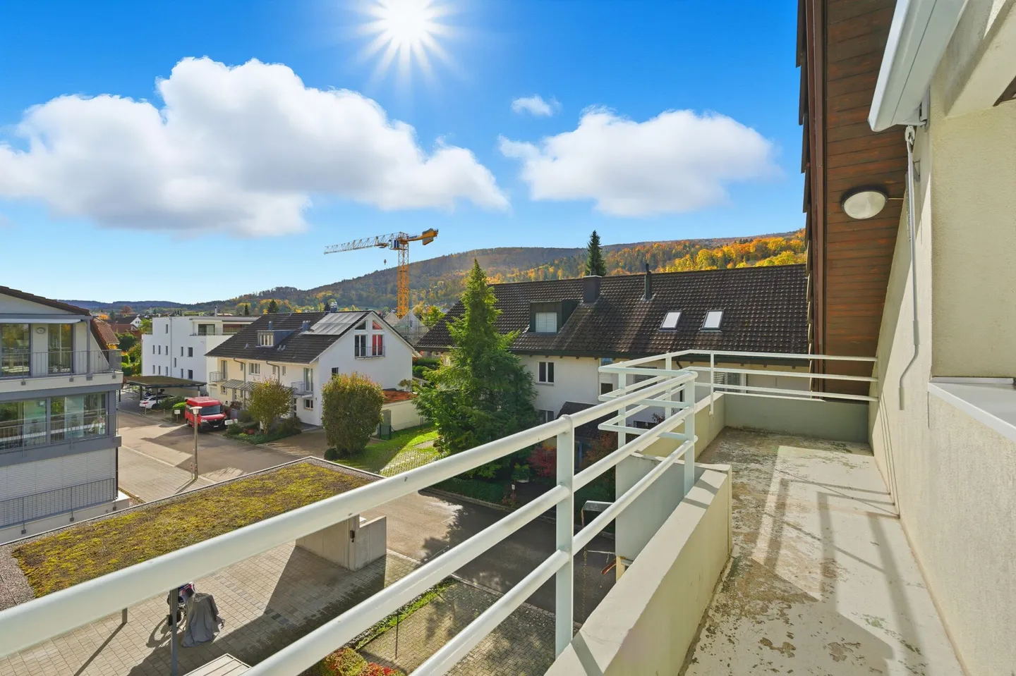 Charming 2.5 Room Attic Apartment with Garage and Balcony - Photo 4 of 13