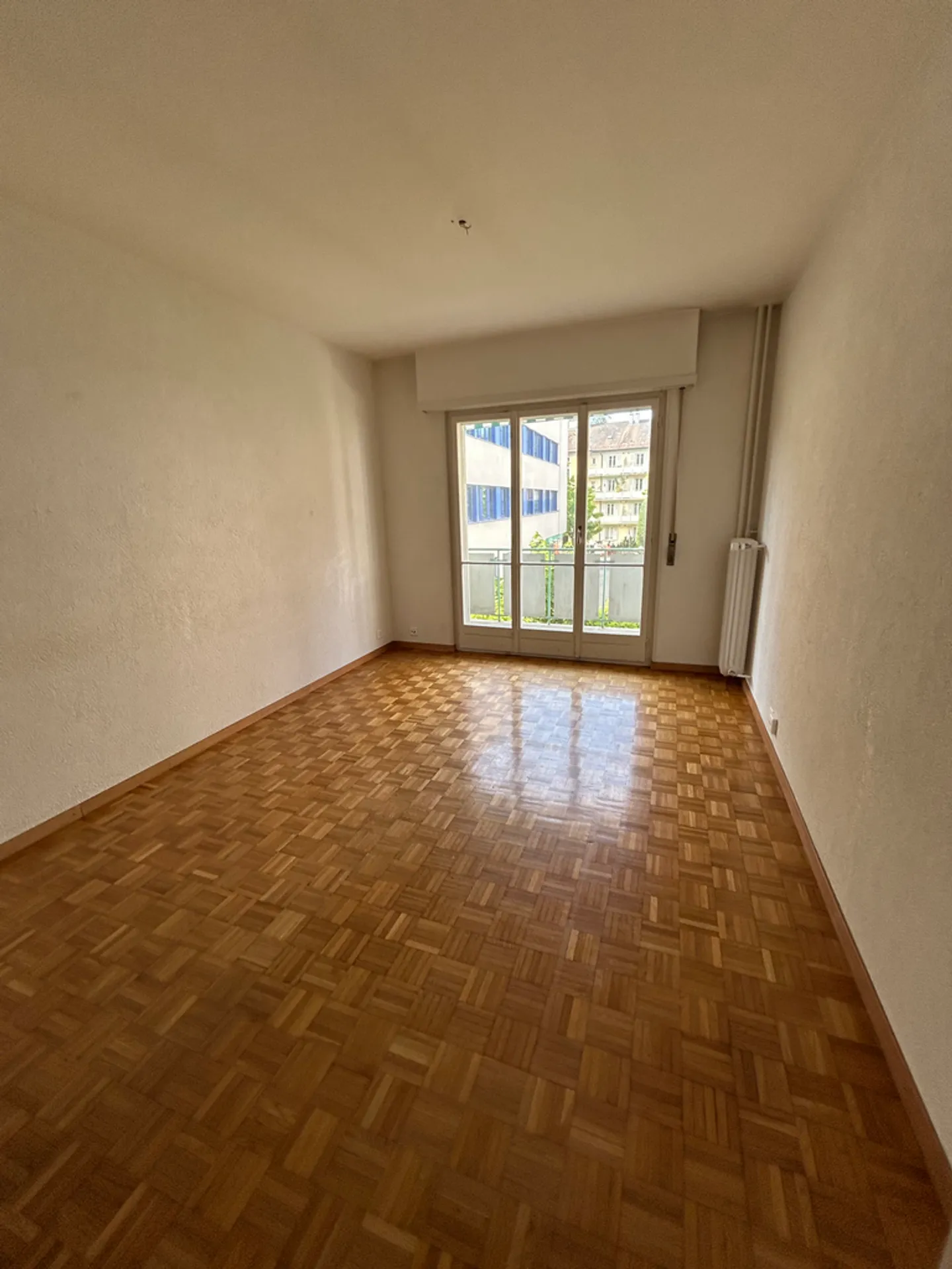 Charming Apartment in Lausanne - Photo 3 of 10
