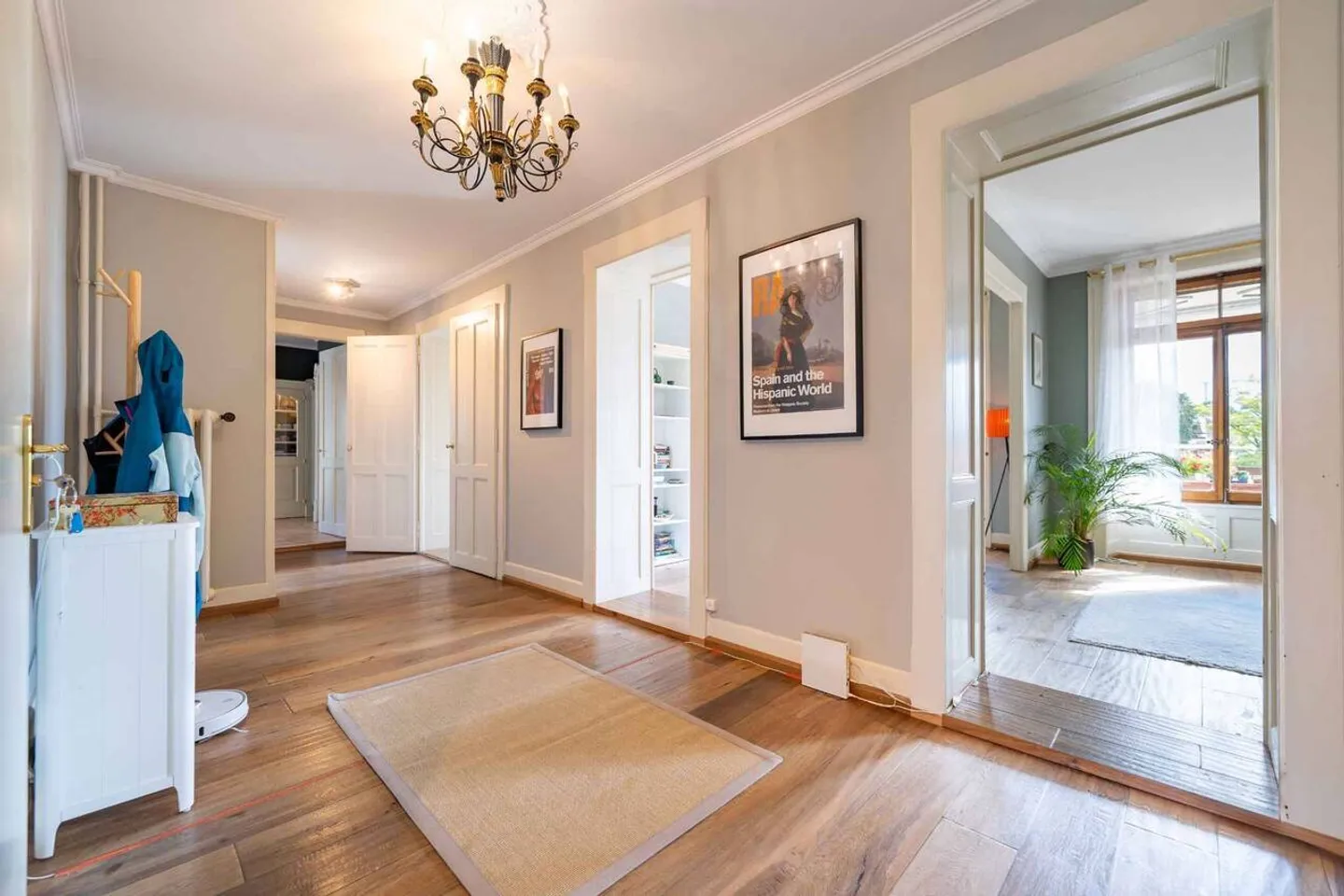 Magnifique appartement de 4,5 pièces avec des normes élevées - Photo 3 sur 9