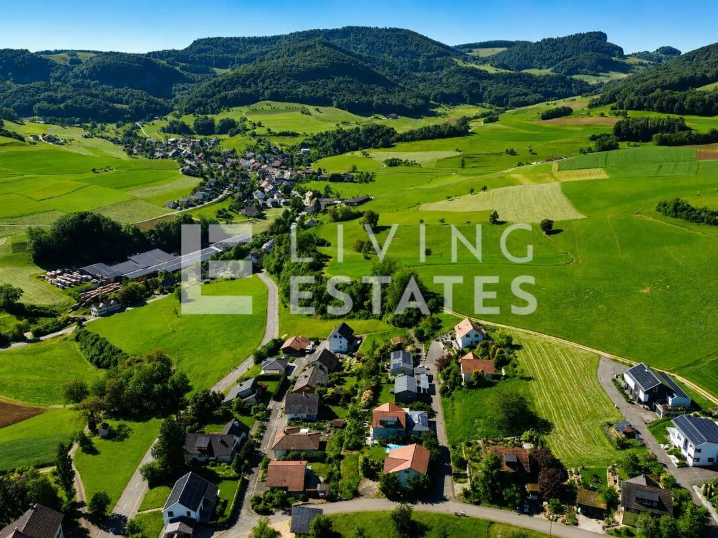 TERRAIN AVEC VUE ET LIEN AVEC LA NATURE - Photo 7 sur 8