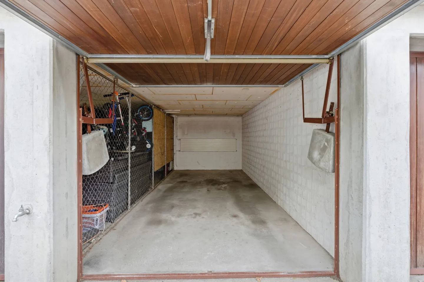 Charming 2.5 Room Attic Apartment with Garage and Balcony - Photo 10 of 13