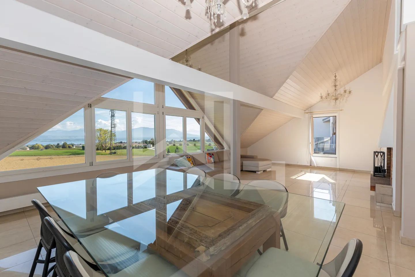 Villa Elegante con Vista Lago - Foto 3 di 16