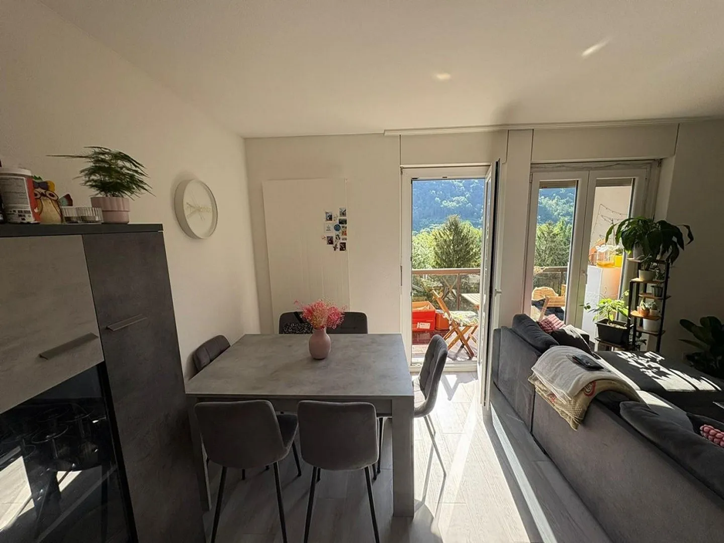 Helles 2,5-Zimmer-Apartment mit offener Aussicht in Taverne - Foto 2 von 5