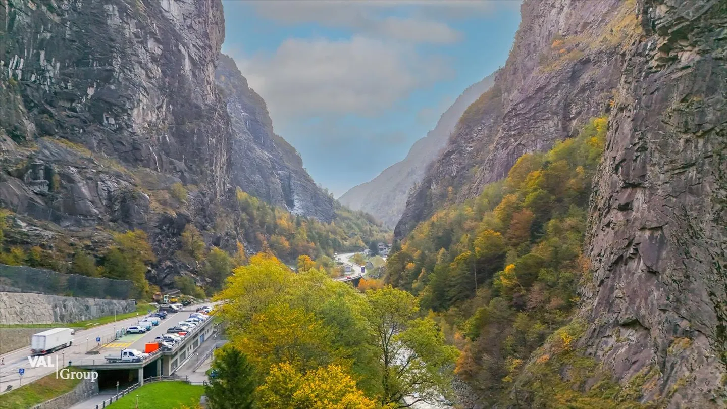 Mixed-use building - Photo 11 of 11