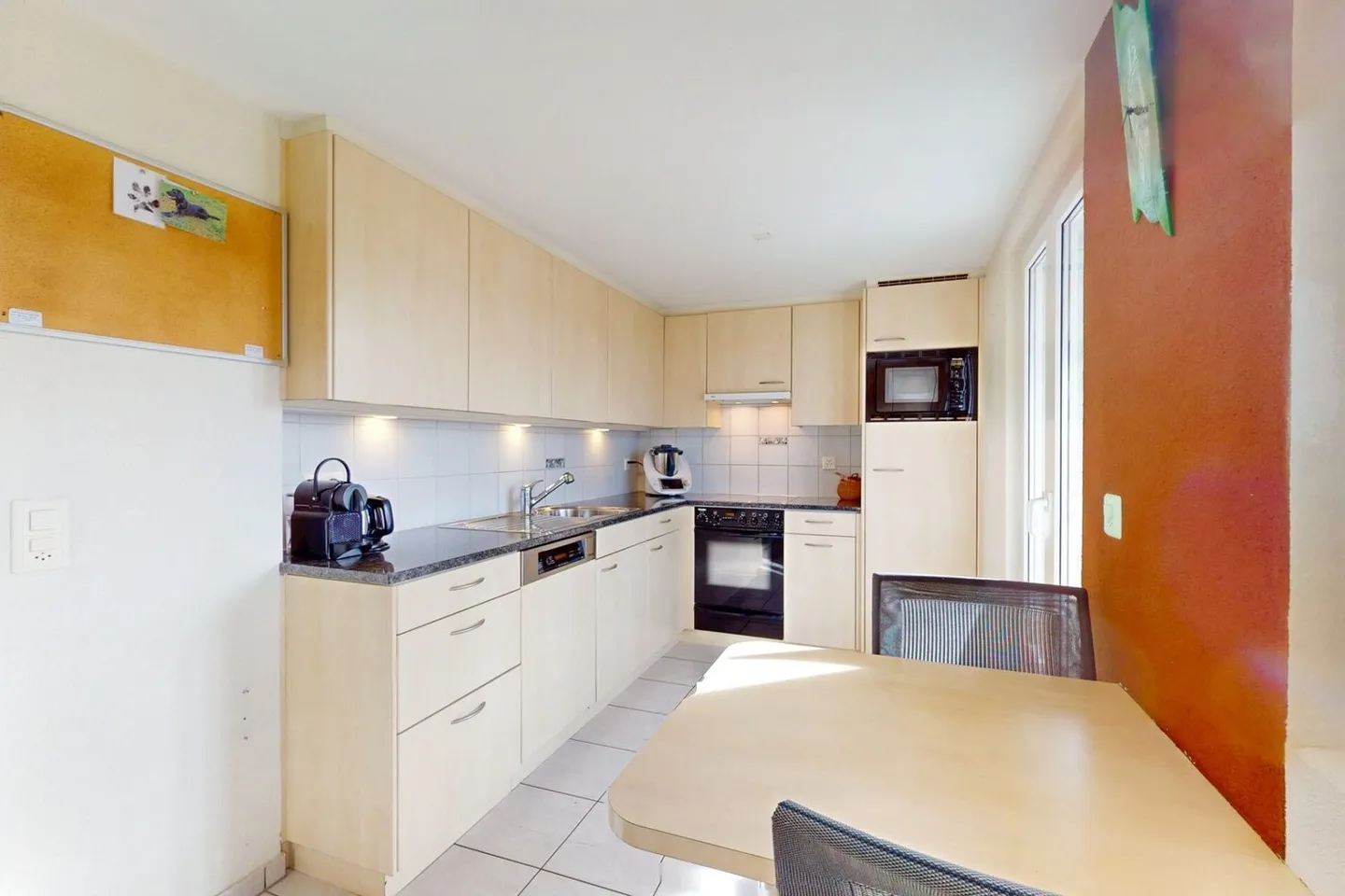 Affascinante casa residenziale con laboratorio e panorama alpino - Foto 8 di 13