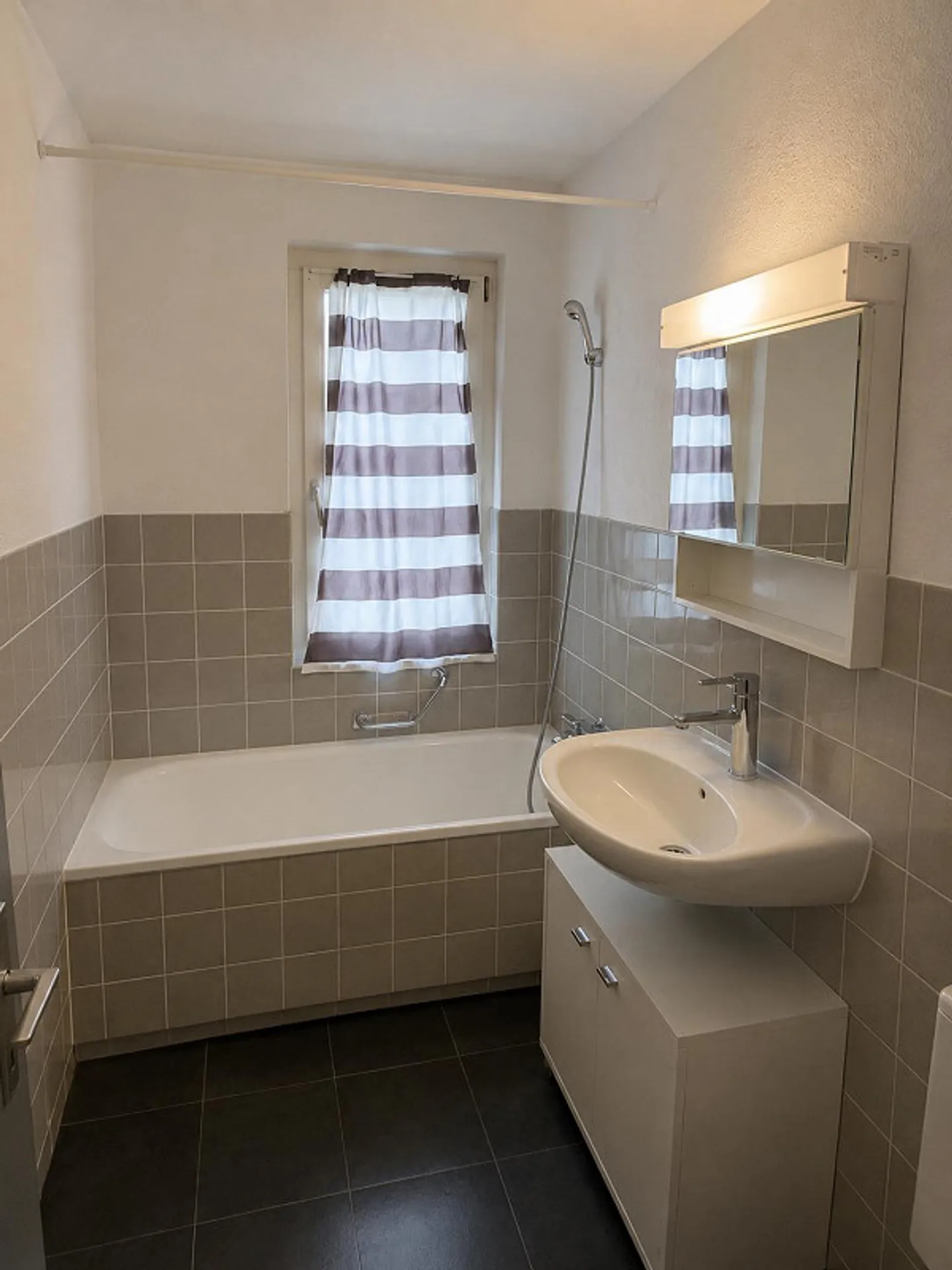 Charming 3-room apartment in a quiet location with balcony - Photo 3 of 6