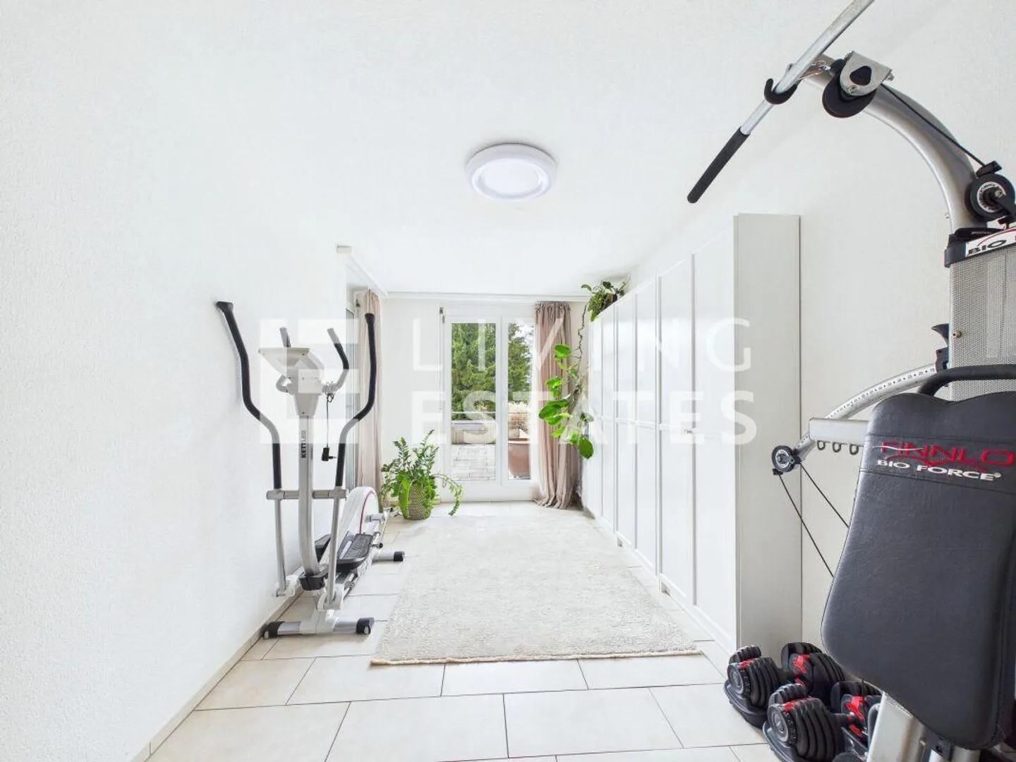 THE TERRACE - ELEGANT. CHARMING. INVITING. - Photo 7 of 17