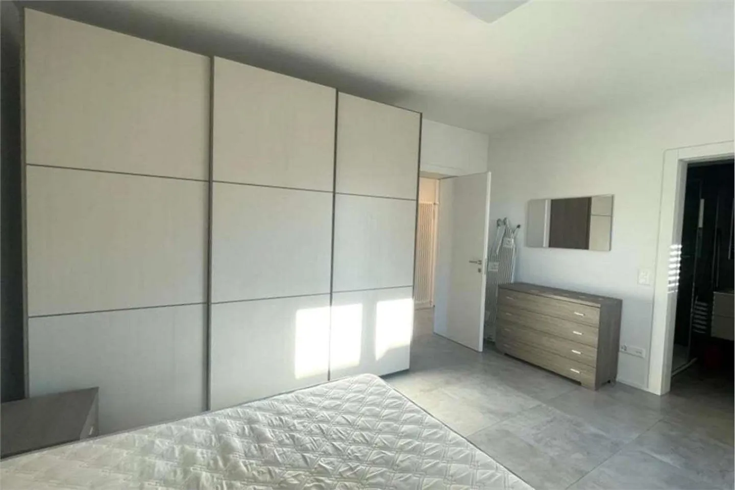 Lugano : récent penthouse 4.5 pièces meublé à neuf - Photo 5 sur 12