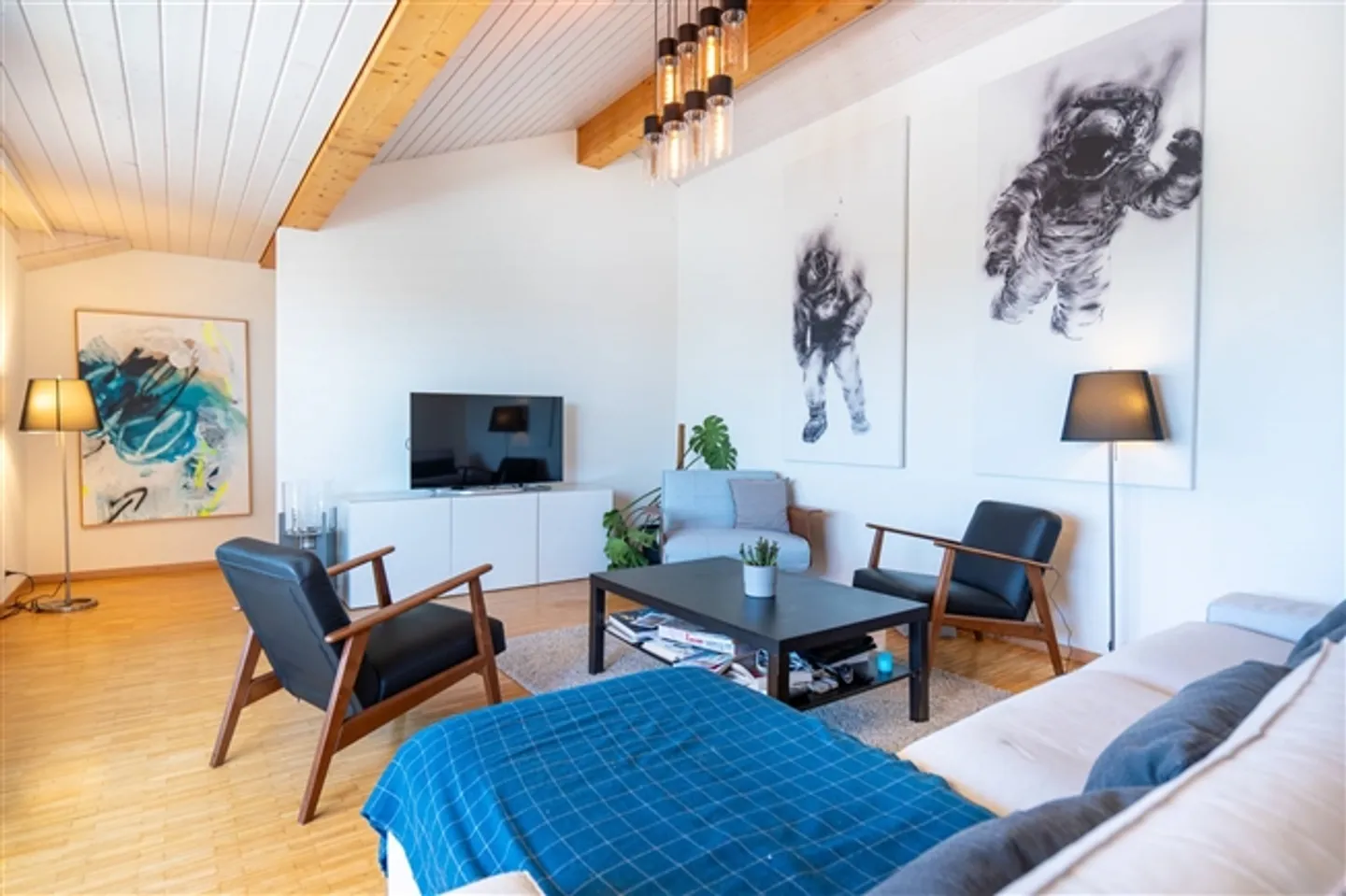 Ampio appartamento di 4,5 stanze con terrazza - Foto 3 di 9