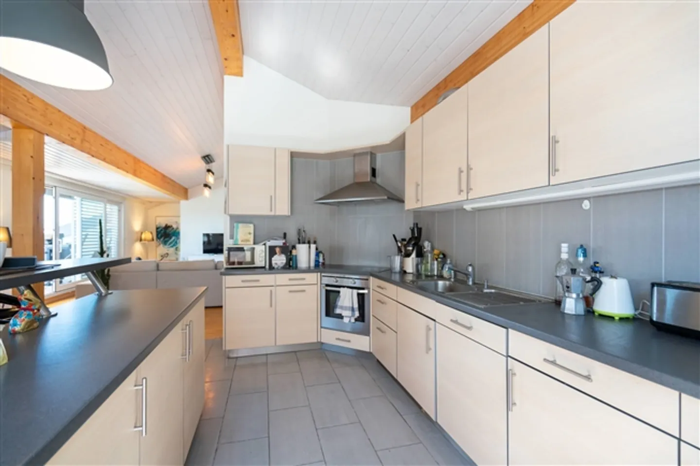 Ampio appartamento di 4,5 stanze con terrazza - Foto 6 di 9