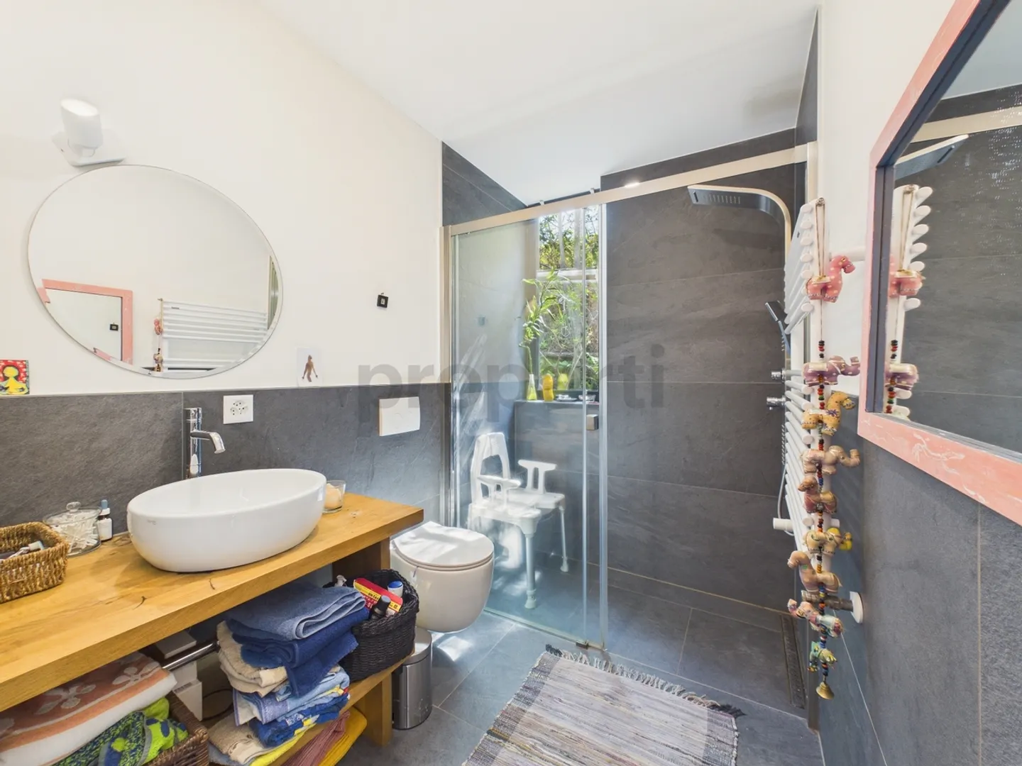 Elegant two-family house with 12 rooms and large private park in Robasacco - Photo 12 of 13