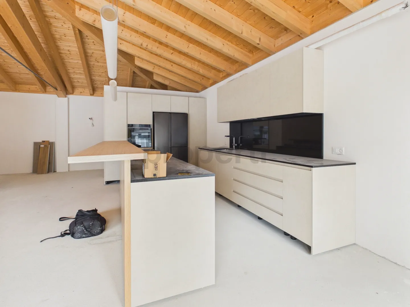 Appartement spacieux, entièrement rénové ! - Photo 3 sur 11
