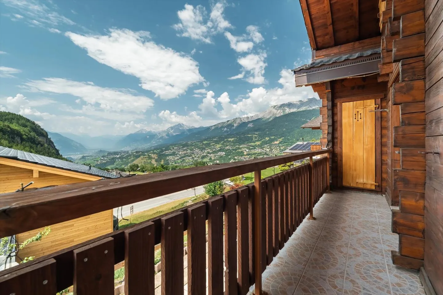 Chalet a Lens con vista mozzafiato sulla valle - Foto 3 di 12