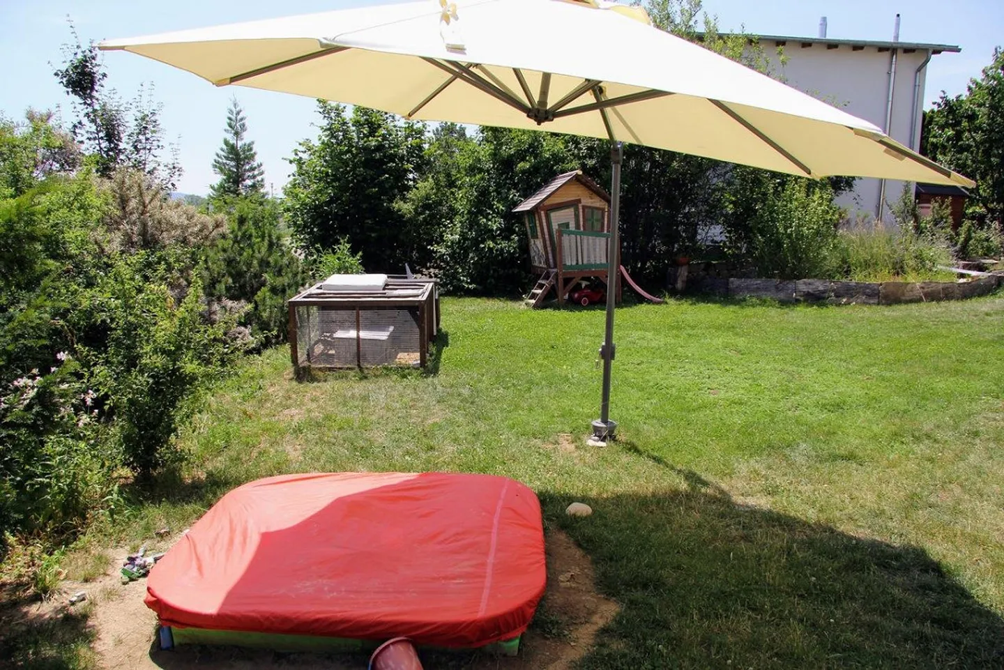 Appartamento da sogno per una famiglia nel paradiso fiscale - Foto 2 di 8