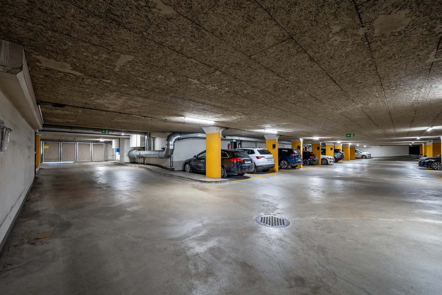 Underground parking space - Photo 2 of 3