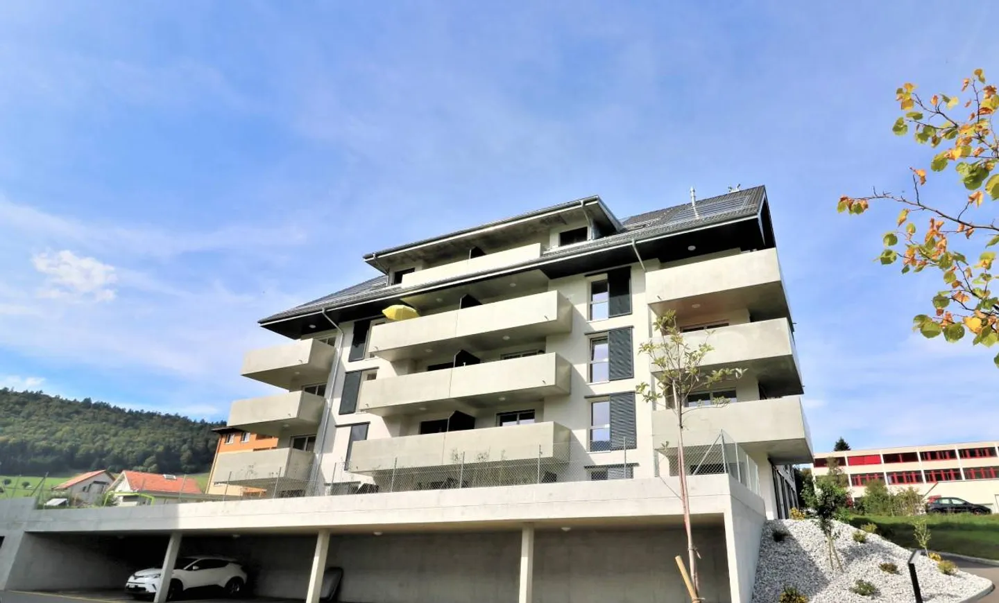 Edificio a uso misto - Foto 1 di 2