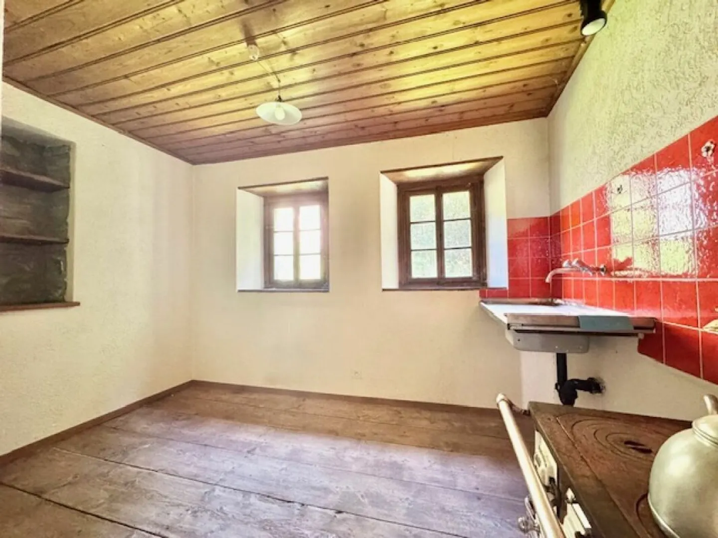 FOR SALE IN CERENTINO - ANCIENT TICINESE HOUSE WITH TYPICAL WALSER RUSTIC - Photo 16 of 26