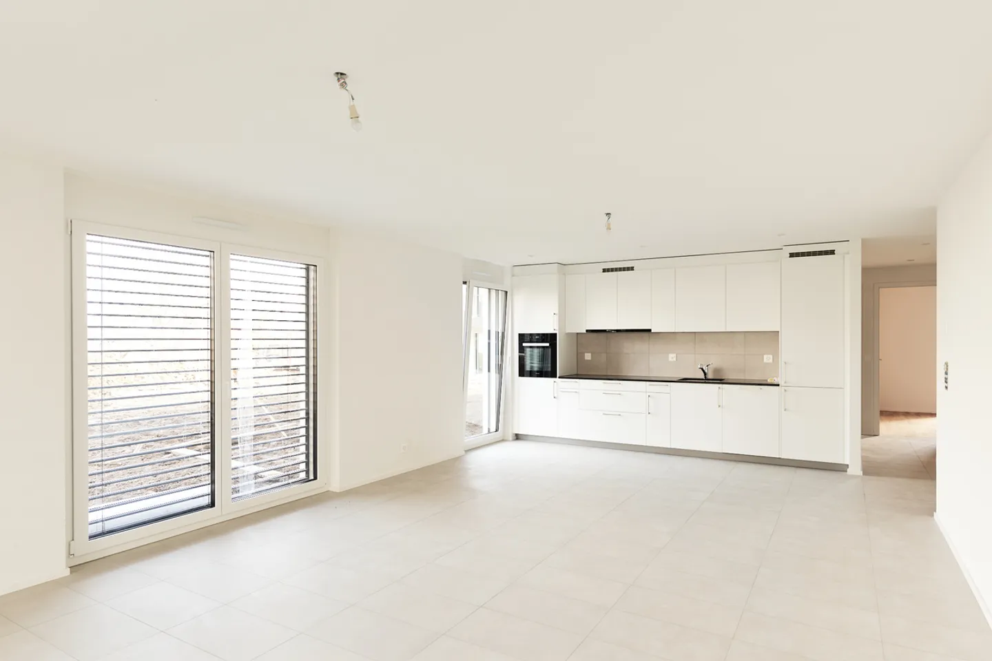 Modern apartment with terrace and garden - Photo 1 of 6