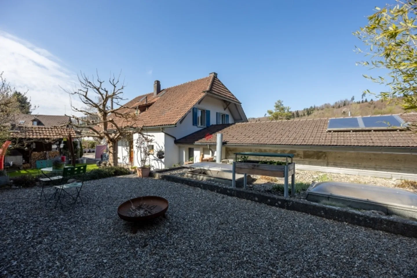 Living and Working in an Ideal Location - Photo 2 of 15