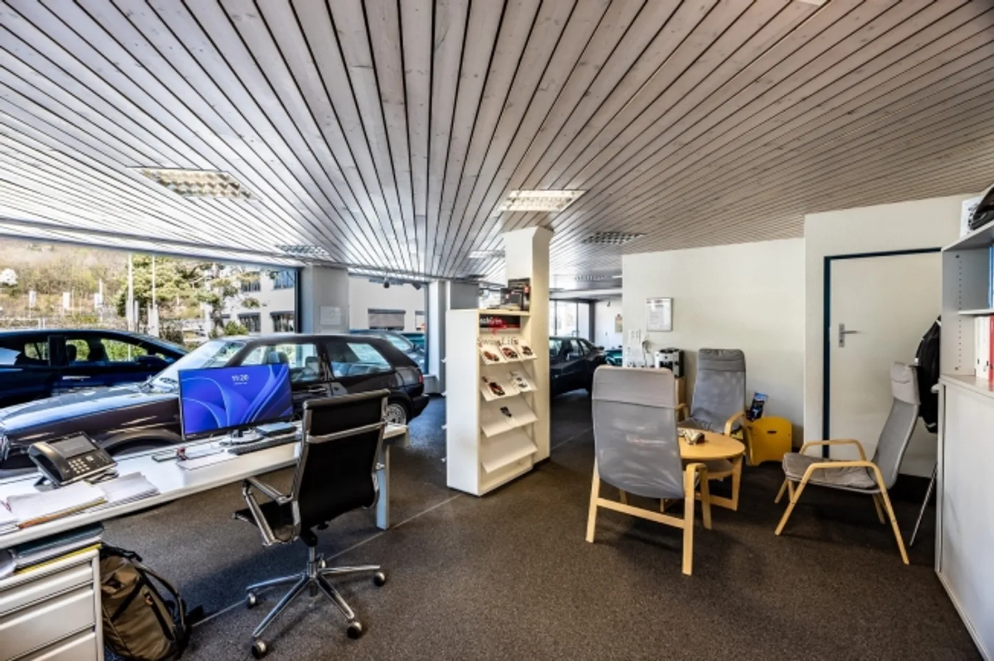 Living and Working in an Ideal Location - Photo 6 of 15