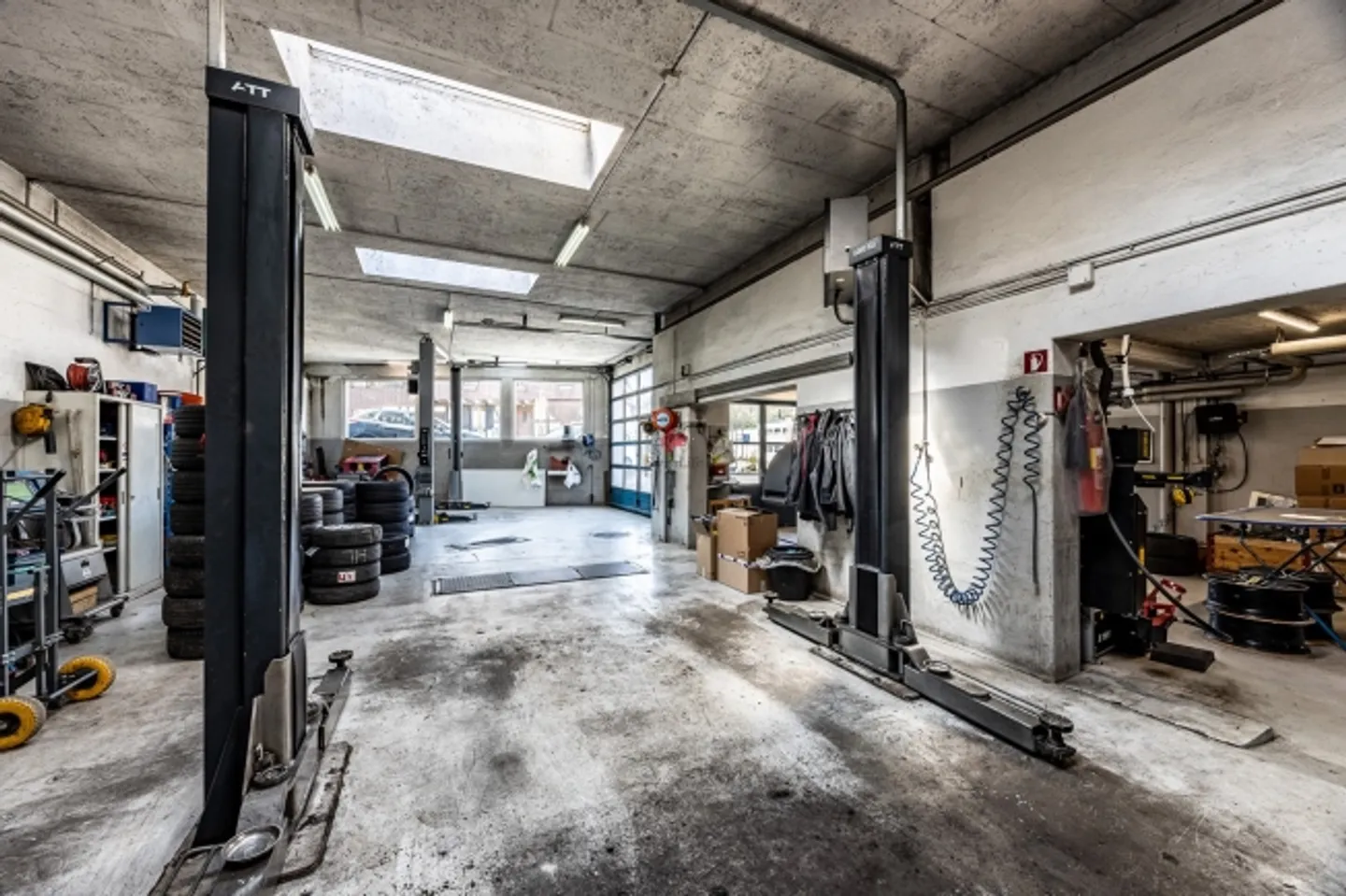 Living and Working in an Ideal Location - Photo 7 of 15