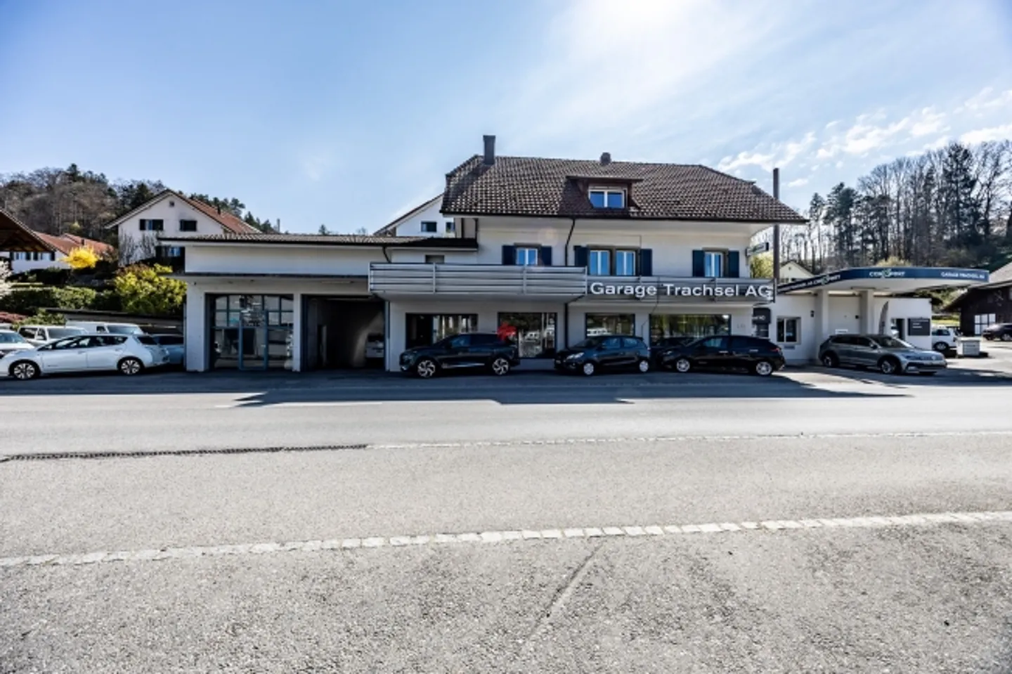 Living and Working in an Ideal Location - Photo 8 of 15