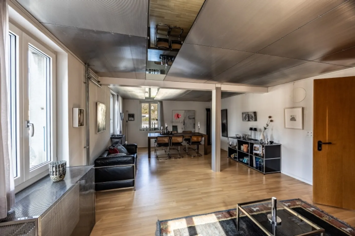 Living and Working in an Ideal Location - Photo 4 of 15