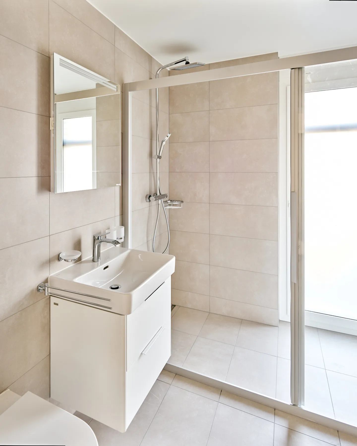 Modern apartment with terrace and garden - Photo 5 of 6