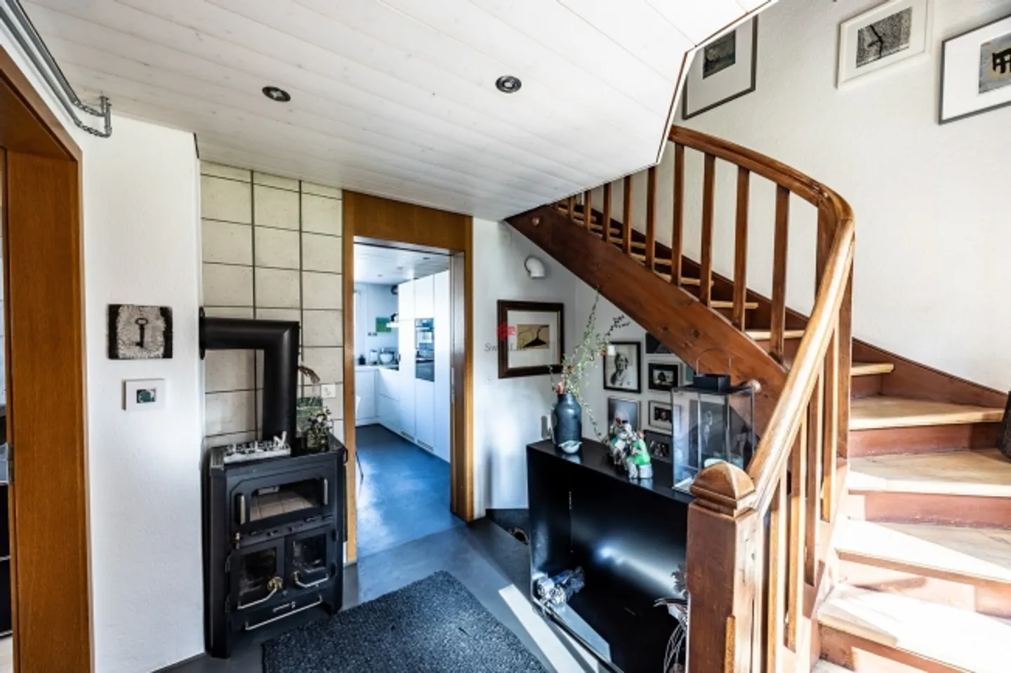 Living and Working in an Ideal Location - Photo 5 of 15