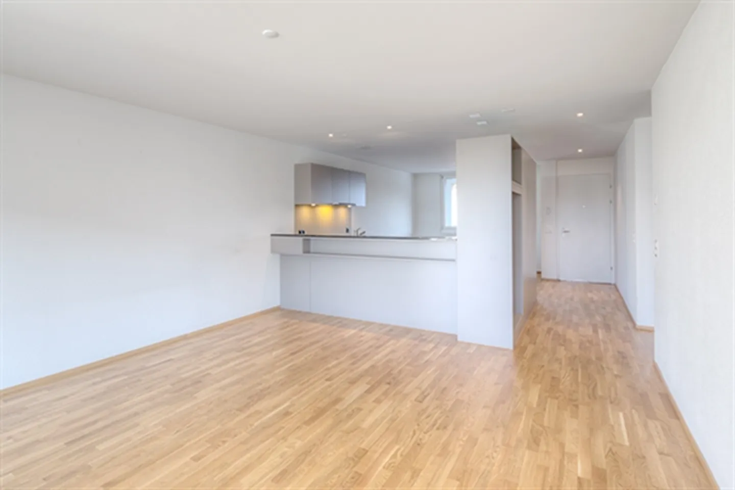 Bel appartement moderne dans le meilleur emplacement - Photo 3 sur 5