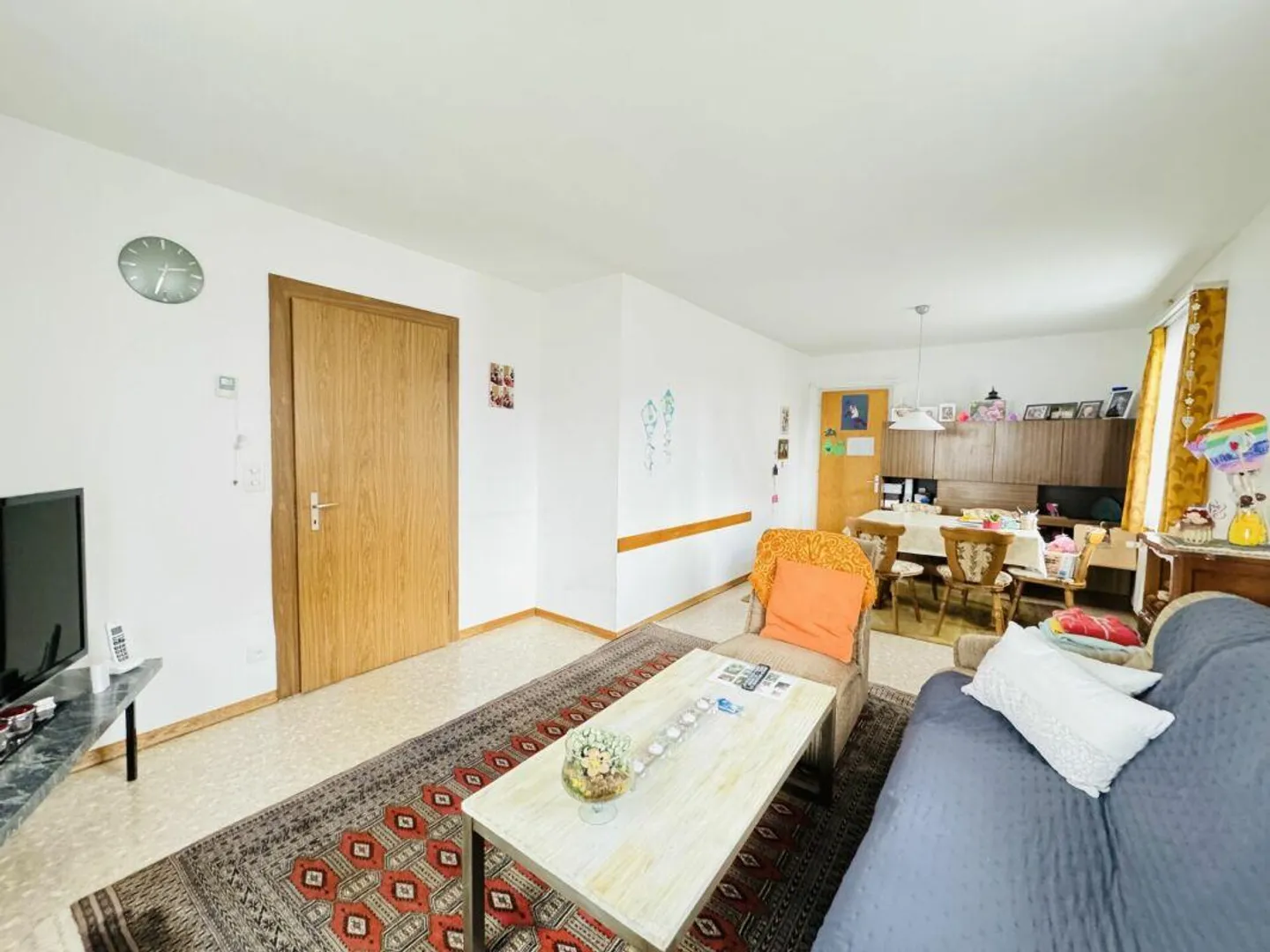 Casa unifamiliare di 5,5 stanze con potenziale in una posizione adatta alle famiglie - Foto 3 di 8