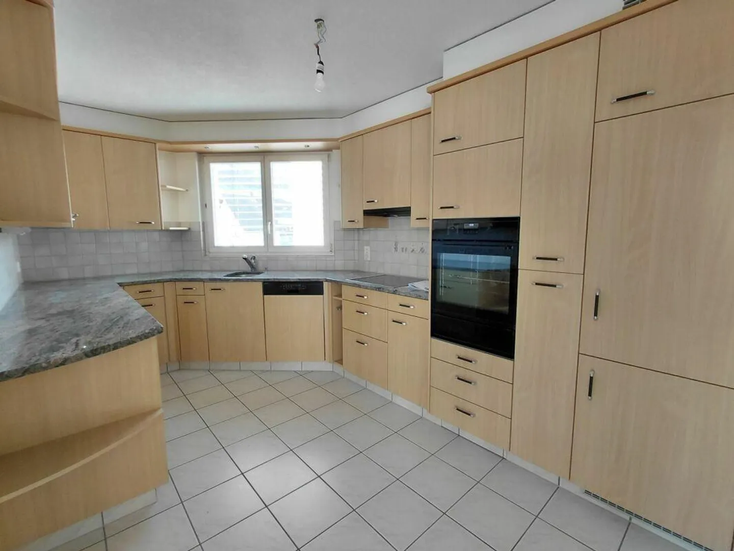 Accogliente appartamento di 4 1/2 locali in posizione tranquilla - Foto 3 di 8