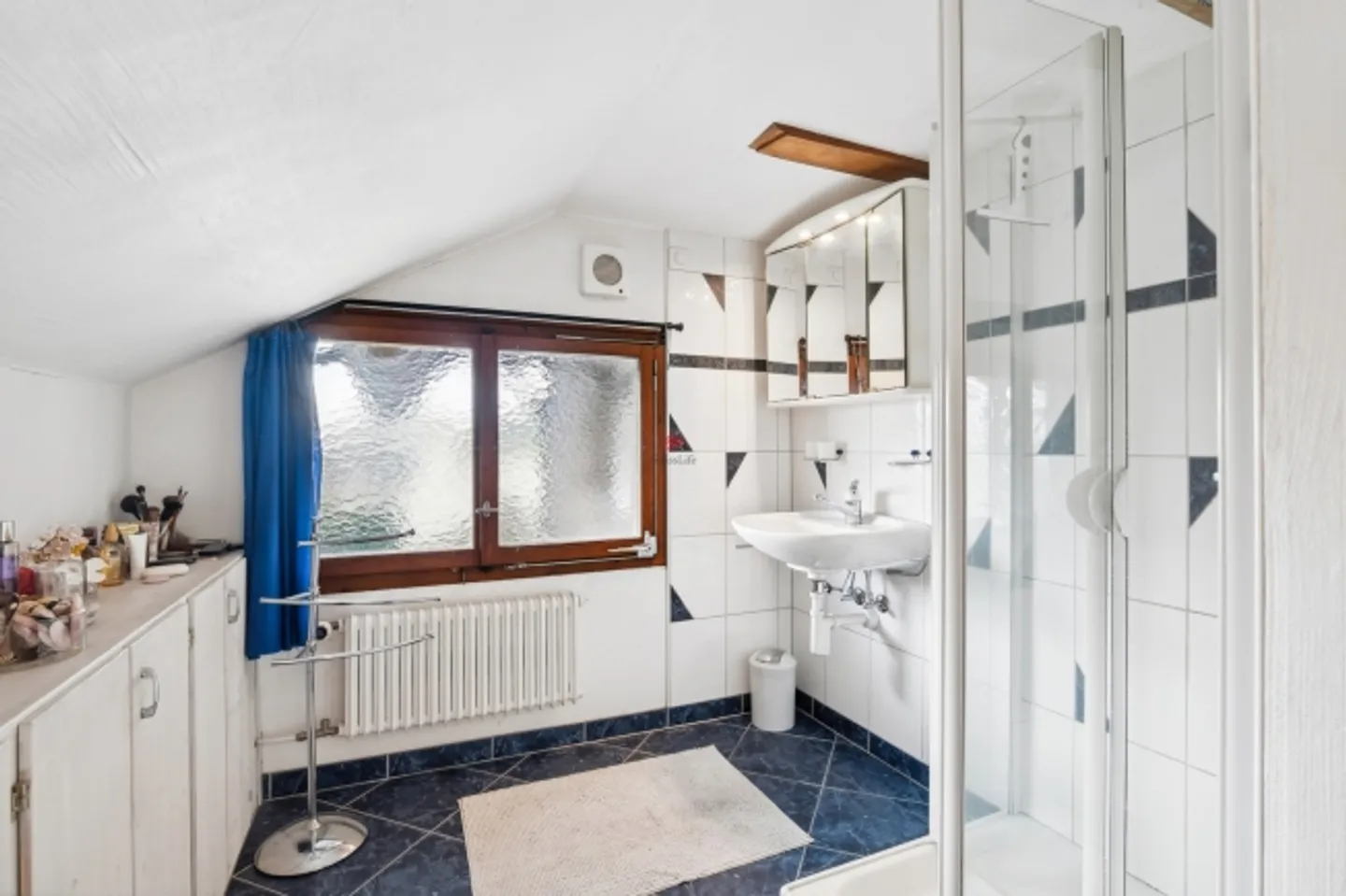 The perfect opportunity - Converted farmhouse with plenty of space - Photo 10 of 12