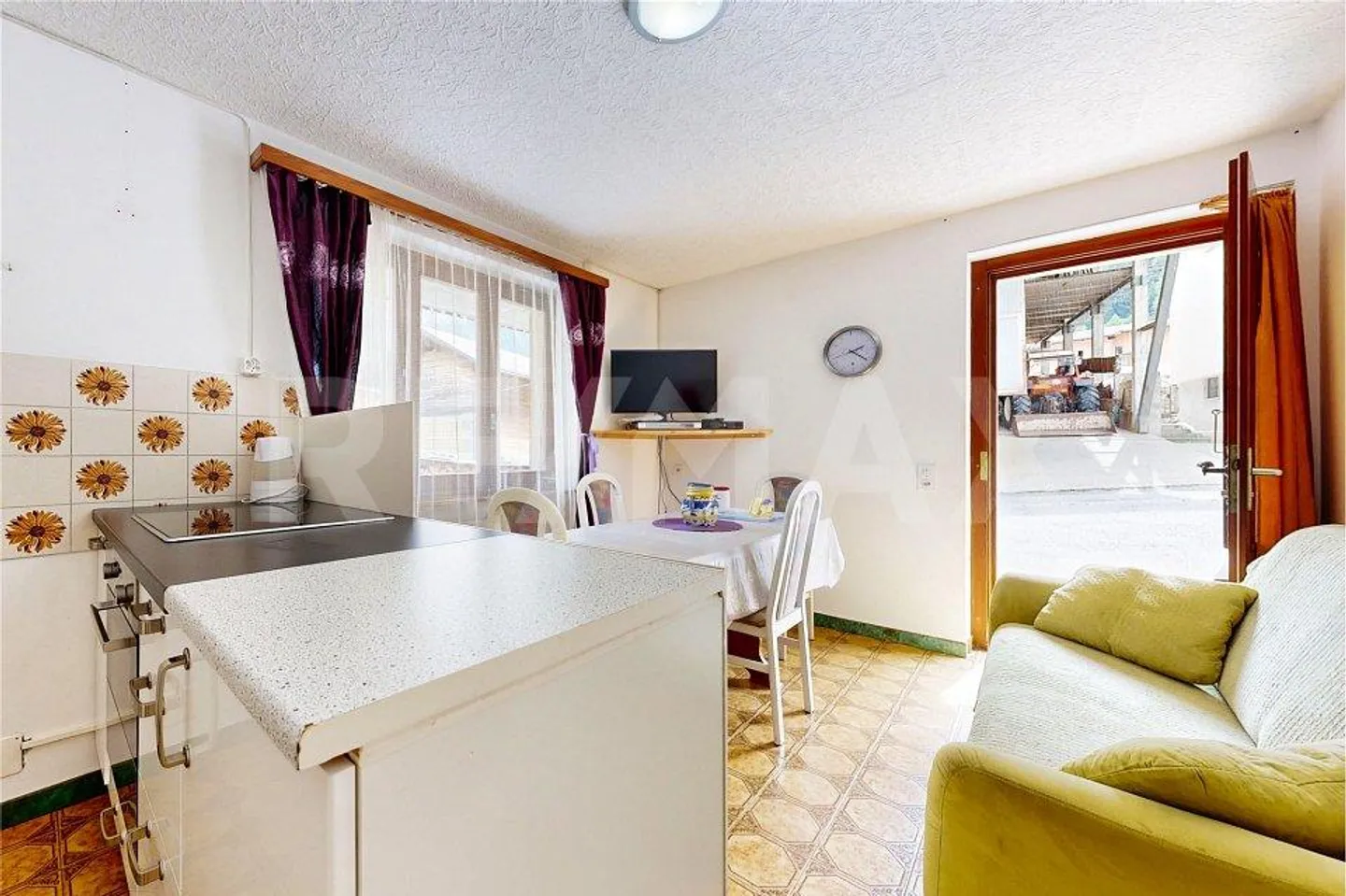 Haus mit drei Wohnungen - Foto 7 von 13