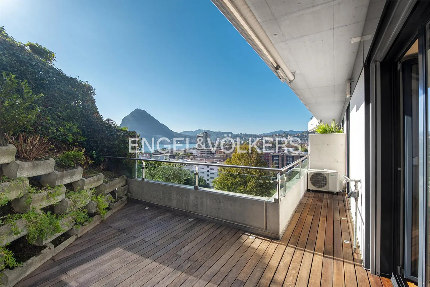 Appartamento luminoso ed elegante con vista sul lago (19) - Foto 1 di 13